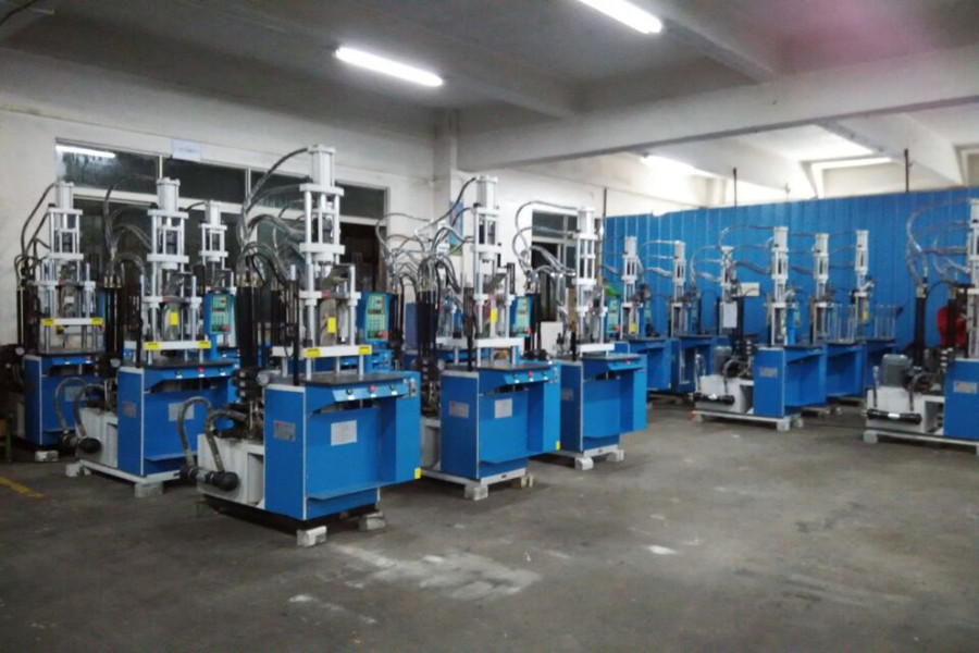 今塑機械注塑機公司一角